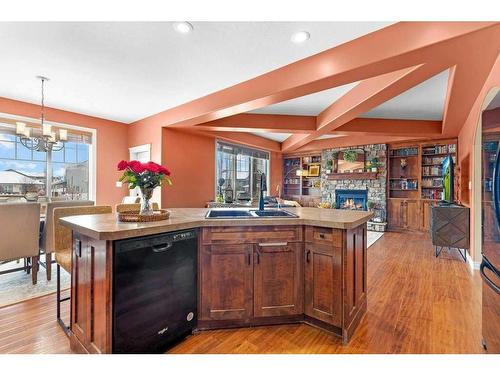 4006 45 Avenue, Sylvan Lake, AB - Indoor Photo Showing Kitchen