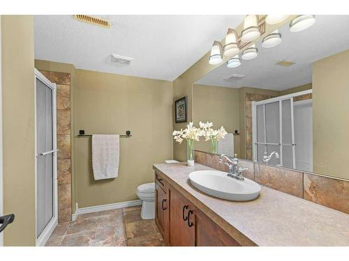 4006 45 Avenue, Sylvan Lake, AB - Indoor Photo Showing Bathroom