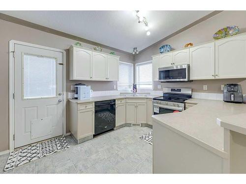 127 Kirkland Close, Red Deer, AB - Indoor Photo Showing Kitchen