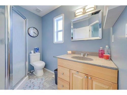 127 Kirkland Close, Red Deer, AB - Indoor Photo Showing Bathroom