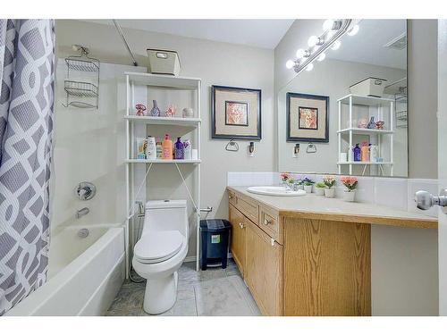 127 Kirkland Close, Red Deer, AB - Indoor Photo Showing Bathroom