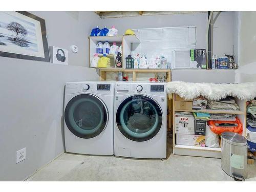 127 Kirkland Close, Red Deer, AB - Indoor Photo Showing Laundry Room