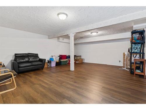 5003 65 Street, Camrose, AB - Indoor