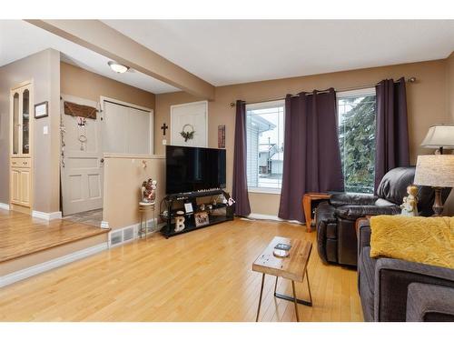 5003 65 Street, Camrose, AB - Indoor Photo Showing Living Room