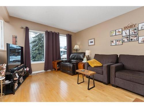 5003 65 Street, Camrose, AB - Indoor Photo Showing Living Room