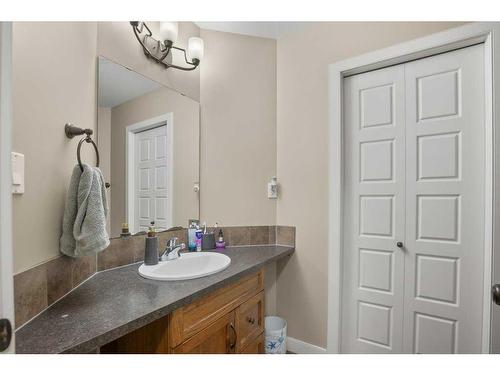 131 Timberstone Way, Red Deer, AB - Indoor Photo Showing Bathroom