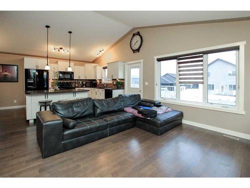 12 Viking Close, Red Deer, AB - Indoor Photo Showing Living Room