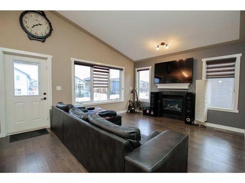 12 Viking Close, Red Deer, AB - Indoor Photo Showing Living Room