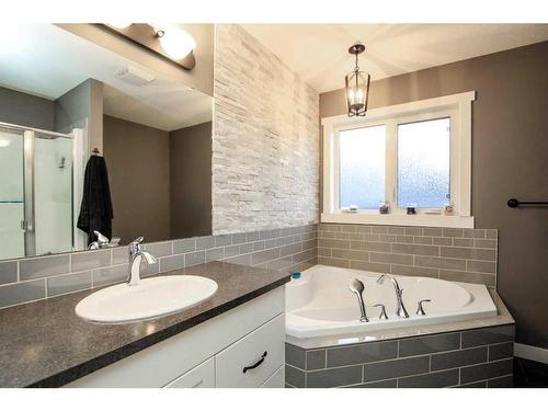 12 Viking Close, Red Deer, AB - Indoor Photo Showing Bathroom