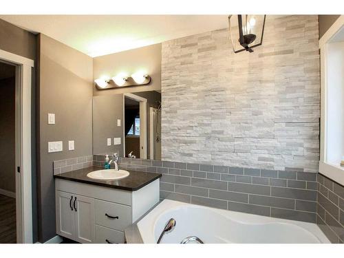 12 Viking Close, Red Deer, AB - Indoor Photo Showing Bathroom