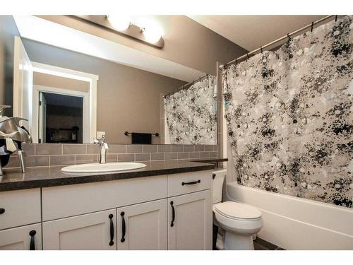 12 Viking Close, Red Deer, AB - Indoor Photo Showing Bathroom