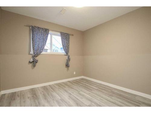 12 Viking Close, Red Deer, AB - Indoor Photo Showing Other Room