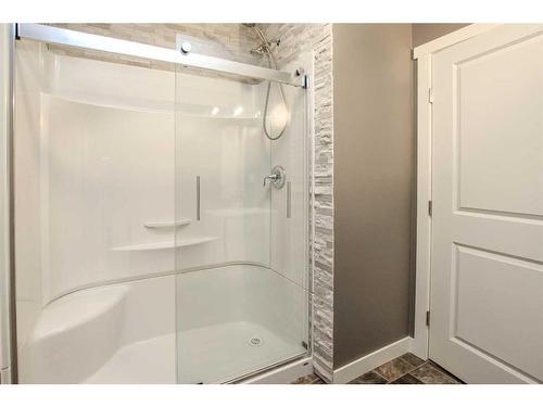 12 Viking Close, Red Deer, AB - Indoor Photo Showing Bathroom