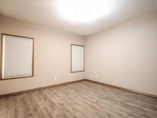 6923 Meadowview Close, Stettler, AB - Indoor Photo Showing Other Room