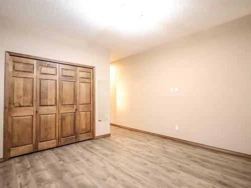 6923 Meadowview Close, Stettler, AB - Indoor Photo Showing Other Room