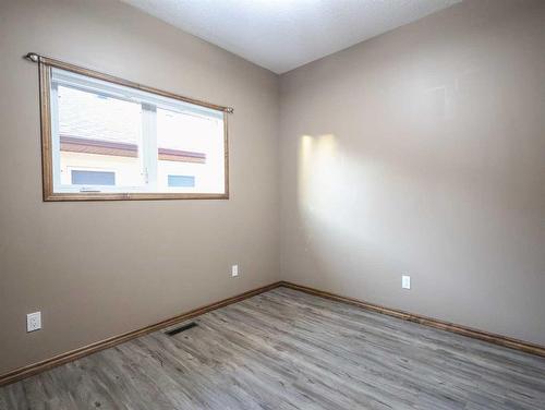 6923 Meadowview Close, Stettler, AB - Indoor Photo Showing Other Room