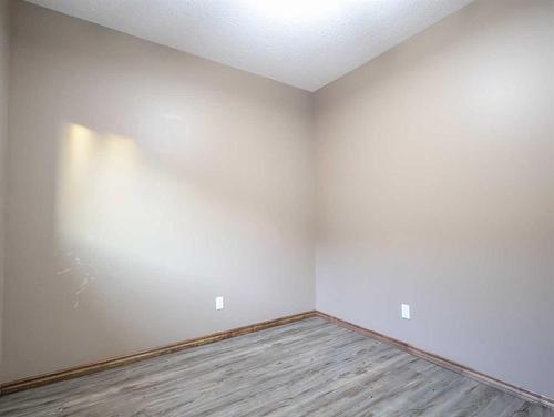 6923 Meadowview Close, Stettler, AB - Indoor Photo Showing Other Room