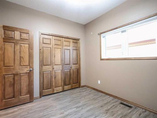 6923 Meadowview Close, Stettler, AB - Indoor Photo Showing Other Room