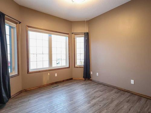 6923 Meadowview Close, Stettler, AB - Indoor Photo Showing Other Room