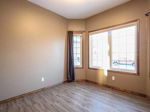 6923 Meadowview Close, Stettler, AB - Indoor Photo Showing Other Room