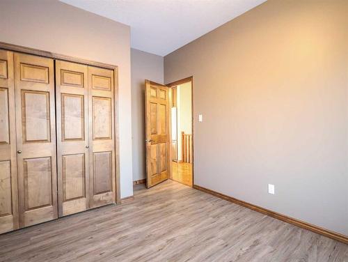 6923 Meadowview Close, Stettler, AB - Indoor Photo Showing Other Room