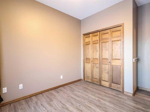 6923 Meadowview Close, Stettler, AB - Indoor Photo Showing Other Room