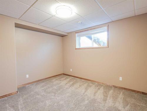 6923 Meadowview Close, Stettler, AB - Indoor Photo Showing Other Room