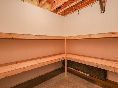 6923 Meadowview Close, Stettler, AB - Indoor Photo Showing Other Room