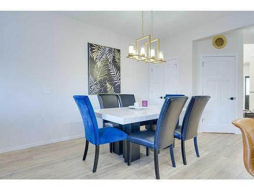 6 Tallman Close, Red Deer, AB - Indoor Photo Showing Dining Room