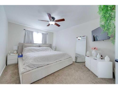 6 Tallman Close, Red Deer, AB - Indoor Photo Showing Bedroom