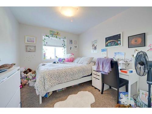 6 Tallman Close, Red Deer, AB - Indoor Photo Showing Bedroom