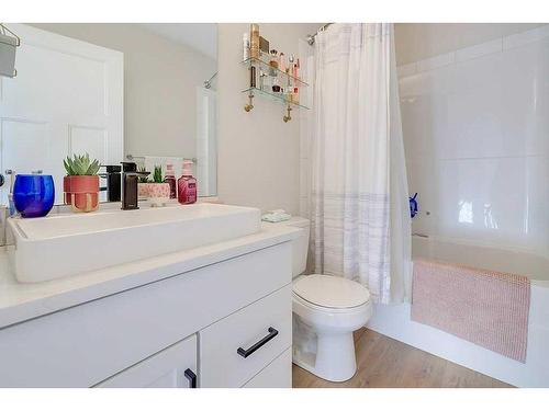 6 Tallman Close, Red Deer, AB - Indoor Photo Showing Bathroom