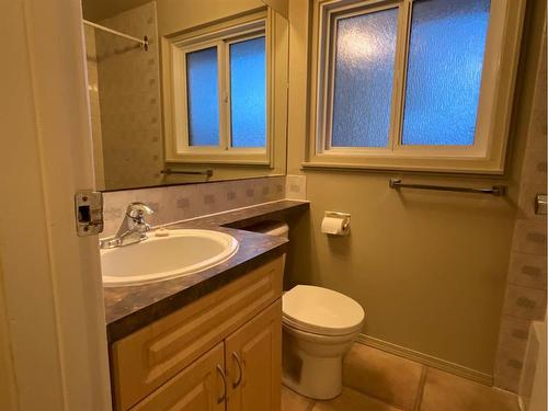 1202-3907 39 Street, Red Deer, AB - Indoor Photo Showing Bathroom