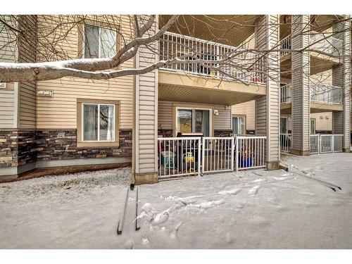 114-60 Lawford Avenue, Red Deer, AB - Outdoor