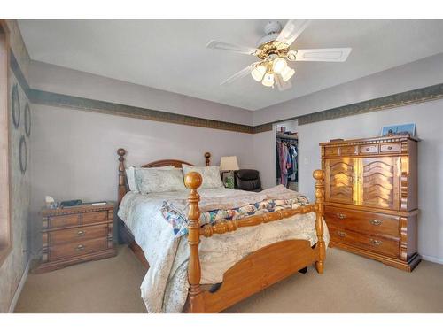 422035 Highway 2A, Rural Ponoka County, AB - Indoor Photo Showing Bedroom