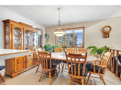 422035 Highway 2A, Rural Ponoka County, AB - Indoor Photo Showing Dining Room