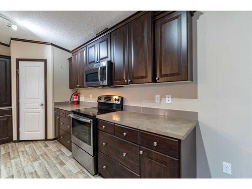 4919 43 Street, Stettler, AB - Indoor Photo Showing Kitchen