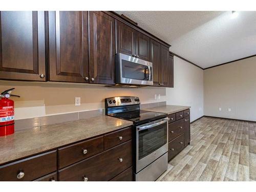 4919 43 Street, Stettler, AB - Indoor Photo Showing Kitchen