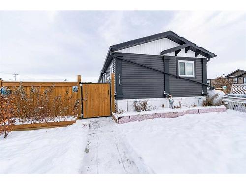 4919 43 Street, Stettler, AB - Outdoor