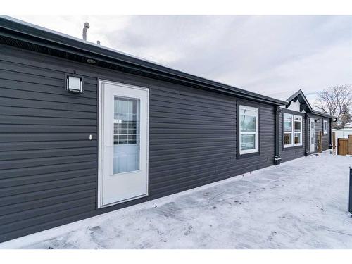 4919 43 Street, Stettler, AB - Outdoor With Exterior