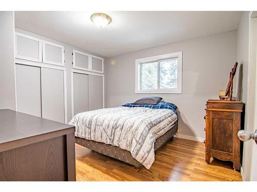 5144 52 Street, Caroline, AB - Indoor Photo Showing Bedroom