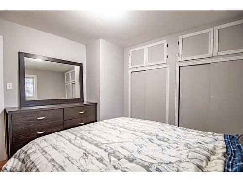 5144 52 Street, Caroline, AB - Indoor Photo Showing Bedroom