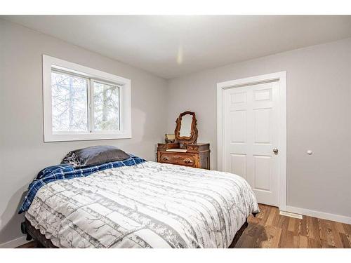 5144 52 Street, Caroline, AB - Indoor Photo Showing Bedroom