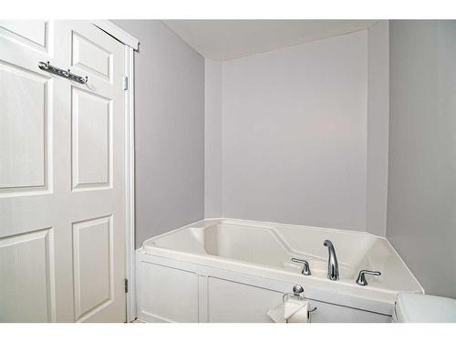 5144 52 Street, Caroline, AB - Indoor Photo Showing Other Room