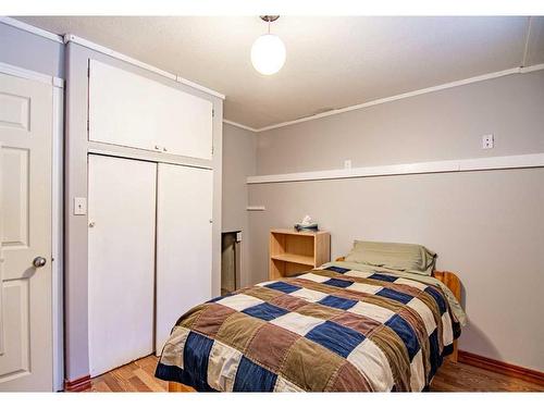 5144 52 Street, Caroline, AB - Indoor Photo Showing Bedroom