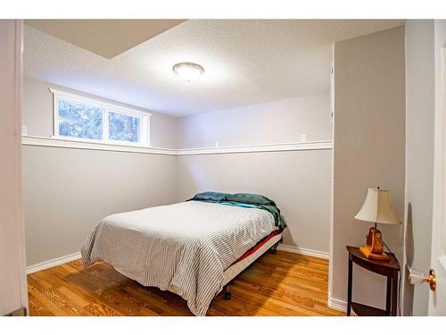 5144 52 Street, Caroline, AB - Indoor Photo Showing Bedroom