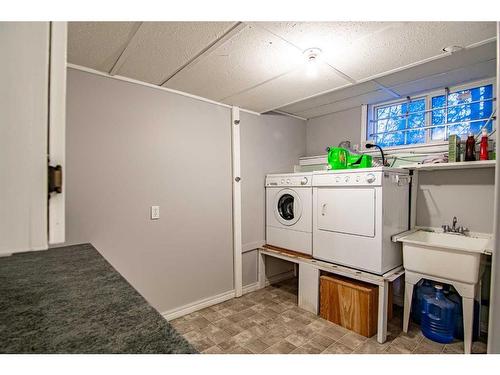 5144 52 Street, Caroline, AB - Indoor Photo Showing Laundry Room