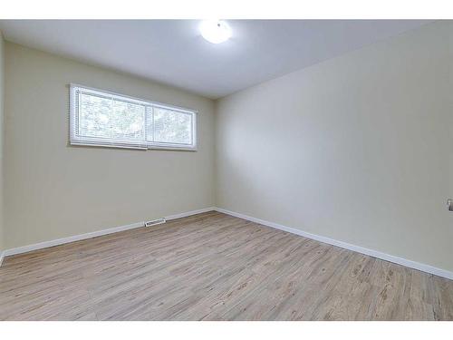 4013 47 Street, Red Deer, AB - Indoor Photo Showing Other Room