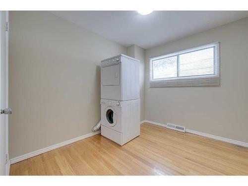 4013 47 Street, Red Deer, AB - Indoor Photo Showing Laundry Room