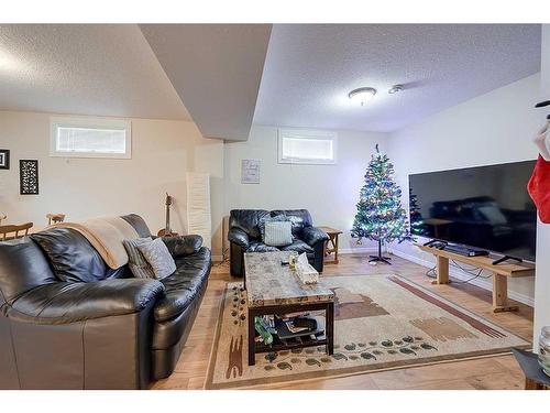 4013 47 Street, Red Deer, AB - Indoor